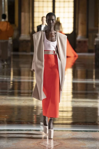 Look 47
